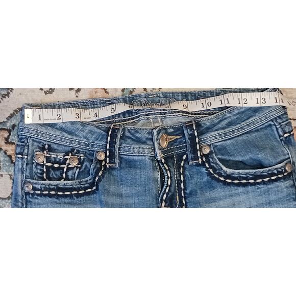 Miss Me Women's Denim Capris with Embroidered back pockets Size 27 - Picture 4 of 8